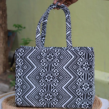 Box Tote for a Multitasker – Metrics & Graph