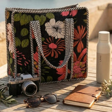 Quilted Naturally Insulated Lunch Tote Bag – Floral Elegance